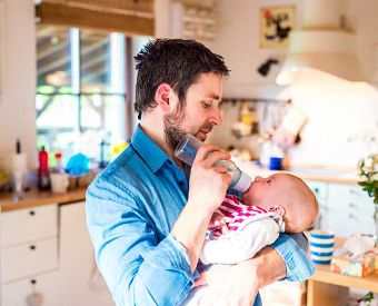 Mit Vaterschaftsurlaub punkten 